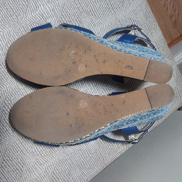 CL by Laundry Patent Leather Blue Wedge Heel with woven design Size 6.5M - Picture 7 of 7